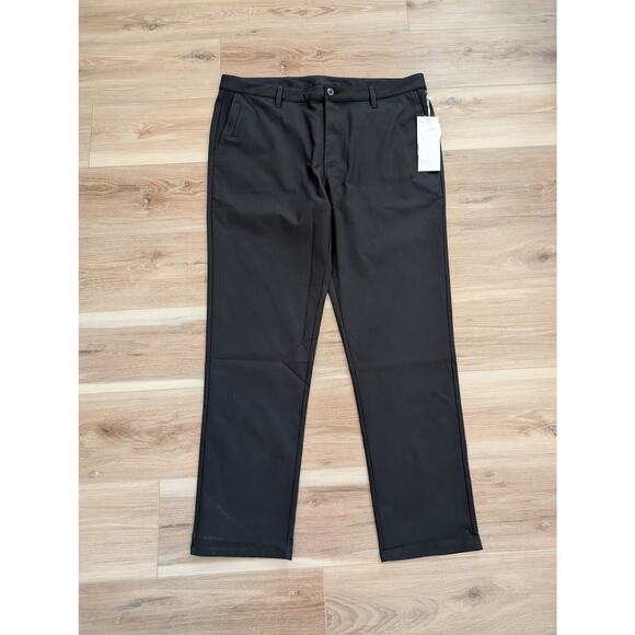 NWT Vuori Men’s Cascade Tech Chino Pant Athletic Slim Fit 30" in Black size 38 - Picture 2 of 8